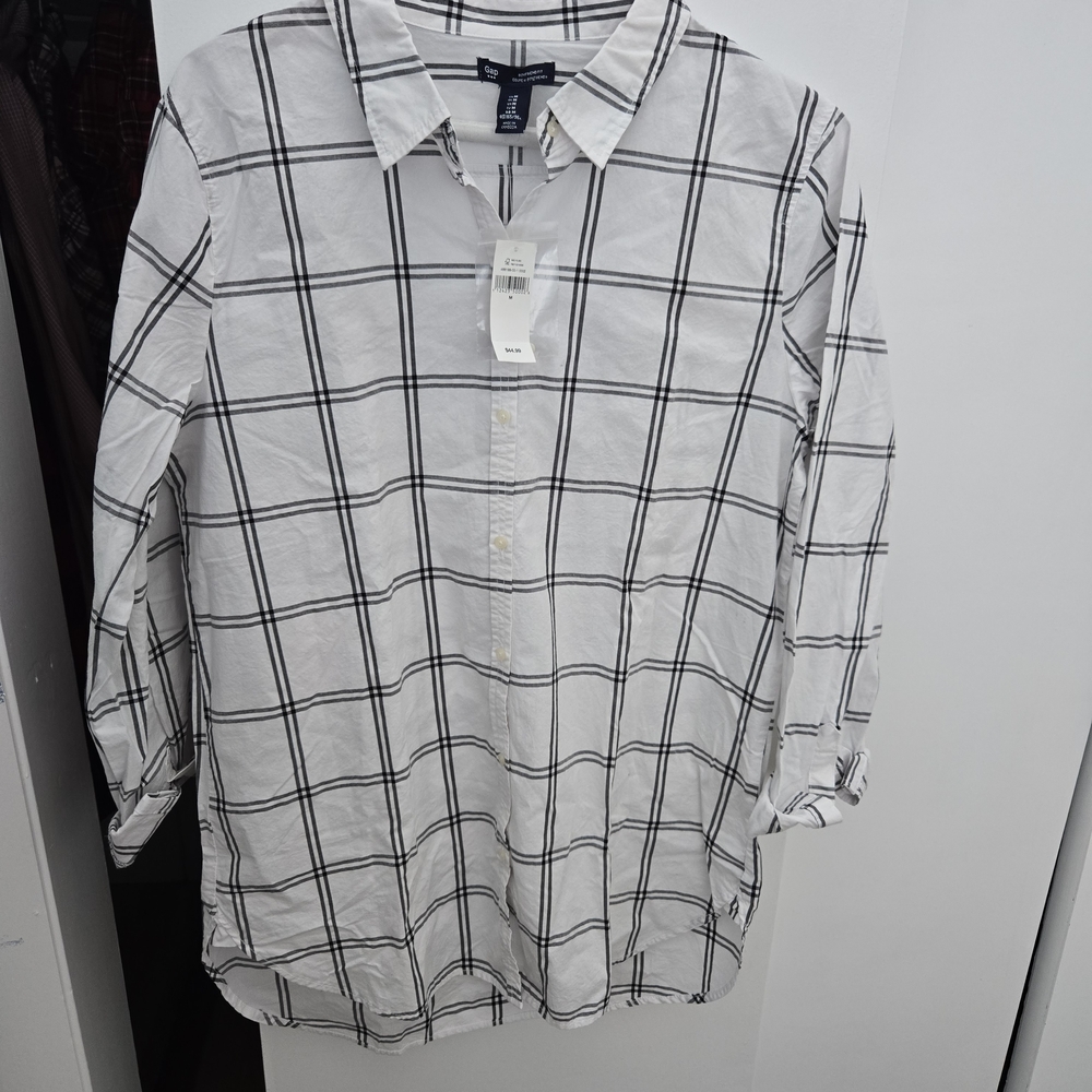 NWT Gap Women's White and Black Plaid Button Up Shirt M